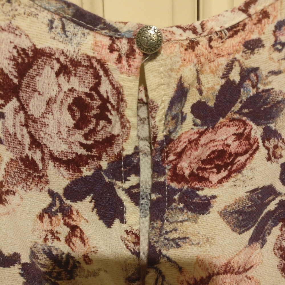 Dress - Picture 2 of 4